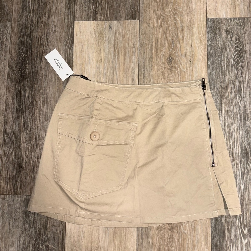NWT Eladay Beige Mini cargo Skirt